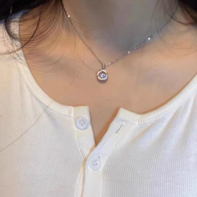 Pulsating mind zircon circular necklace female clavicle chain advanced sense light luxury fashion choker photo review